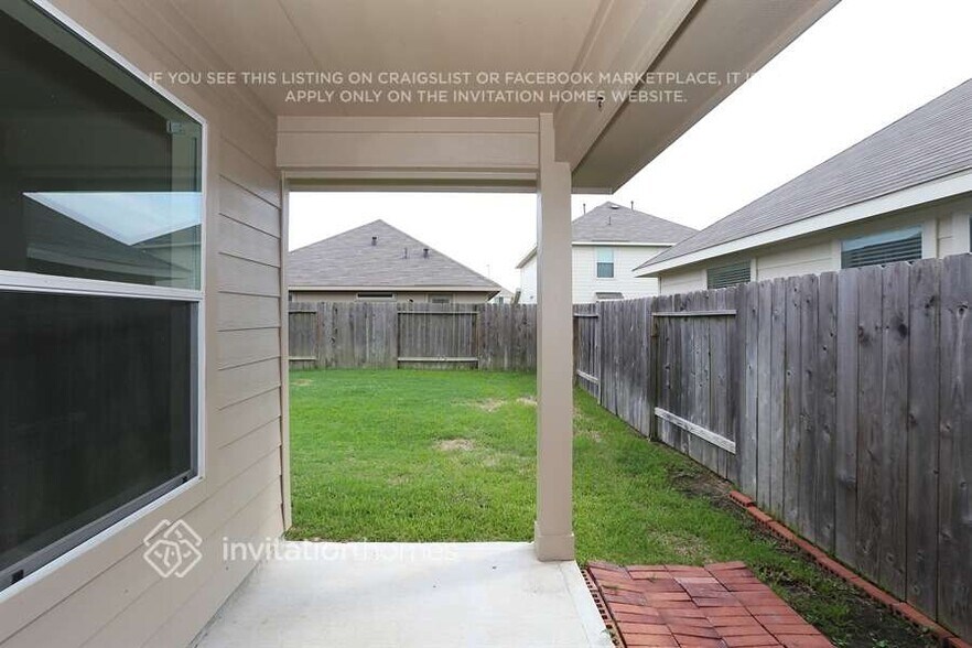 Building Photo - 18747 Dennington Dr