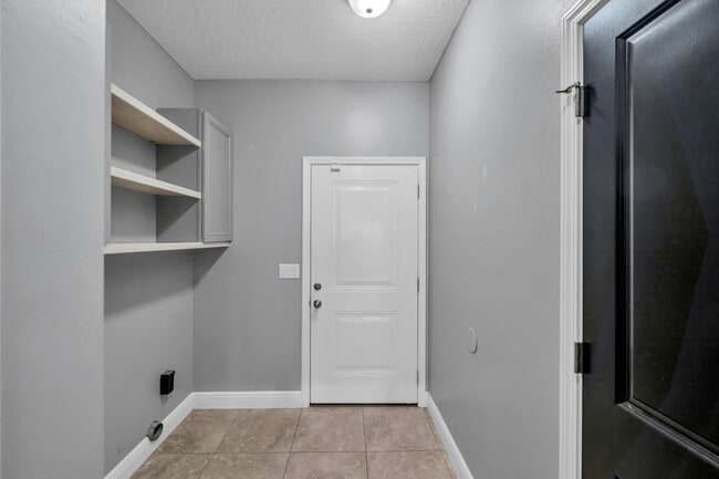 Building Photo - 4628 Hermosa Rd