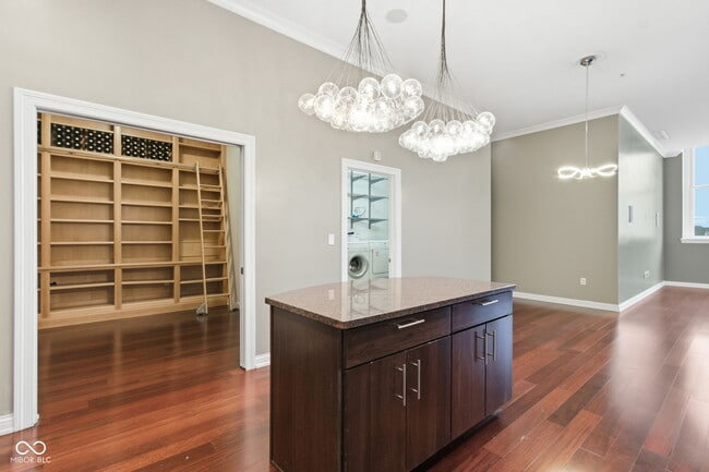 Building Photo - 141 S Meridian St