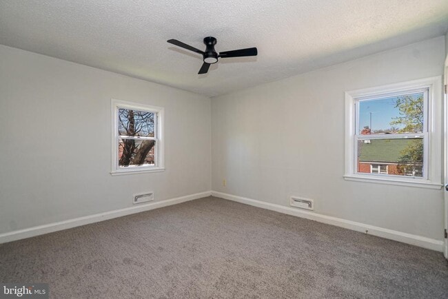 Building Photo - 620 Harwood Ave