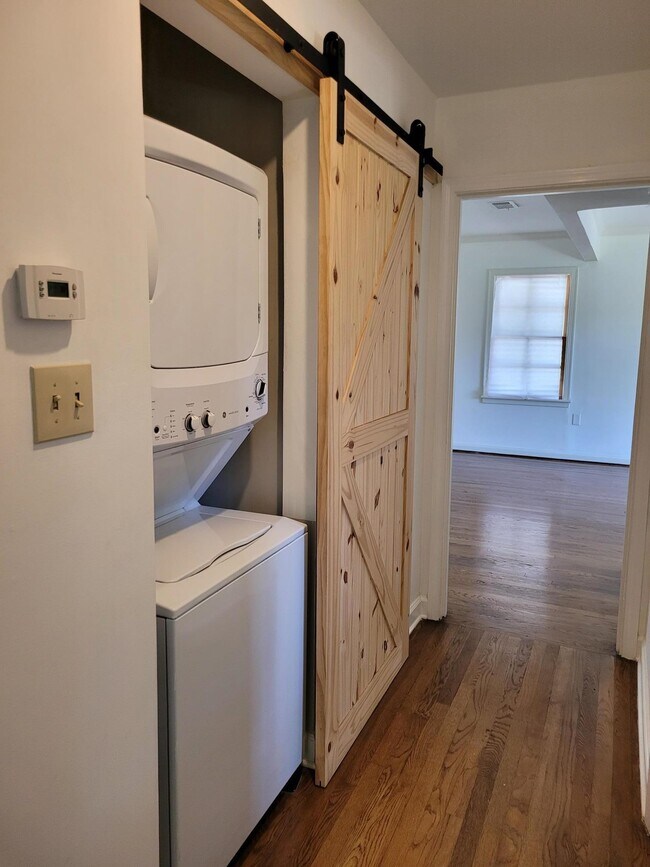 Building Photo - 4892 Carnes Ave
