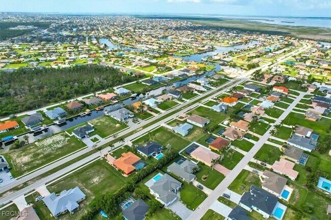 Building Photo - 2602 SW 27th St