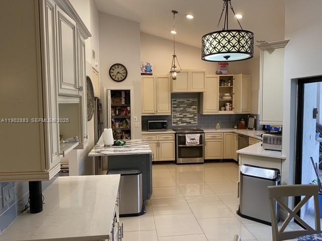 Building Photo - 13647 Barberry Dr