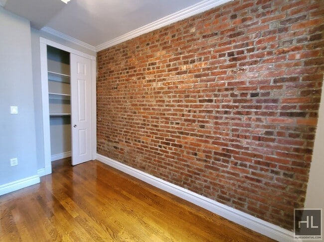 Building Photo - 336 E 18th St
