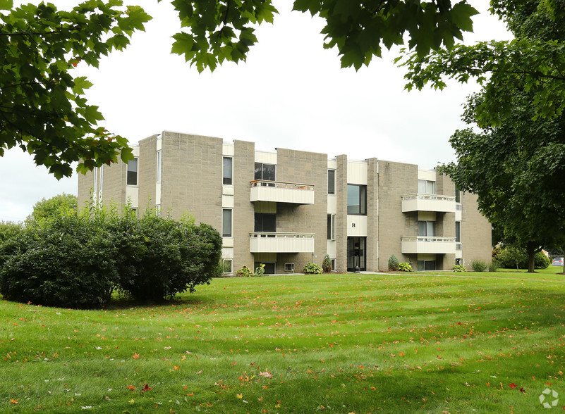 Primary Photo - Village Terrace Apartment Homes