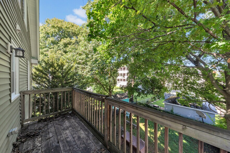 Building Photo - 31 Champney St