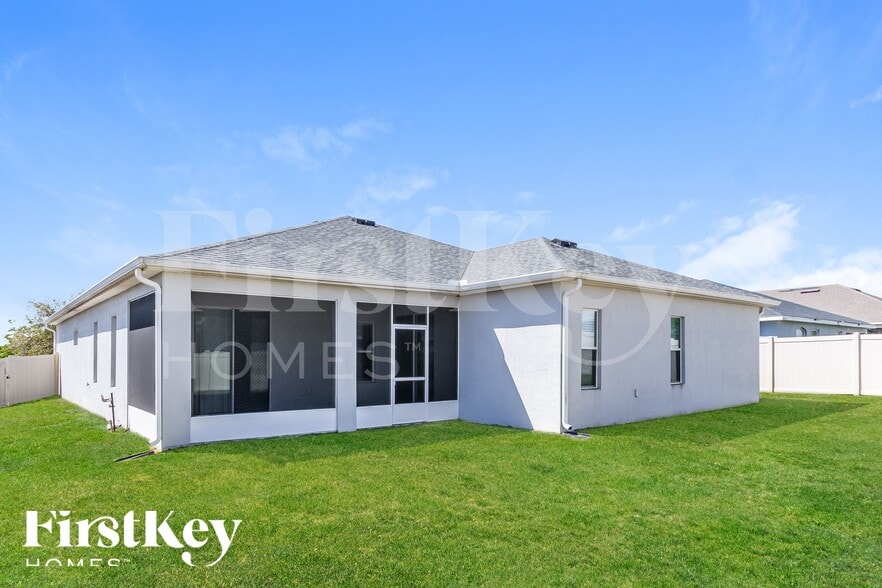 Building Photo - 533 Interlock St