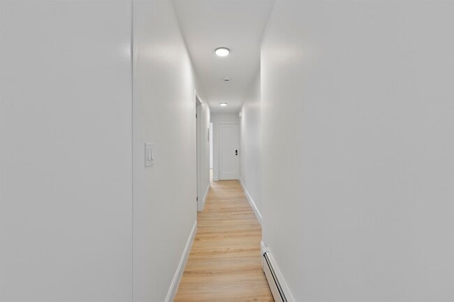 Building Photo - 676 Chestnut St