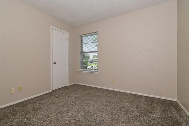 Building Photo - 3117 Chaparral- House