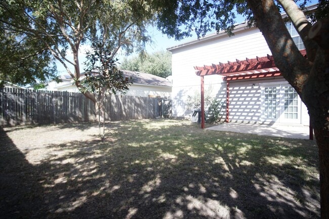 Building Photo - 3/1.5 House in South Austin