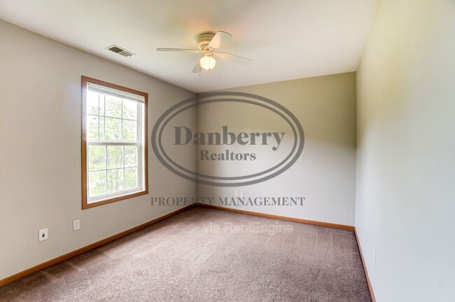 Building Photo - 1103 N Byrne Rd