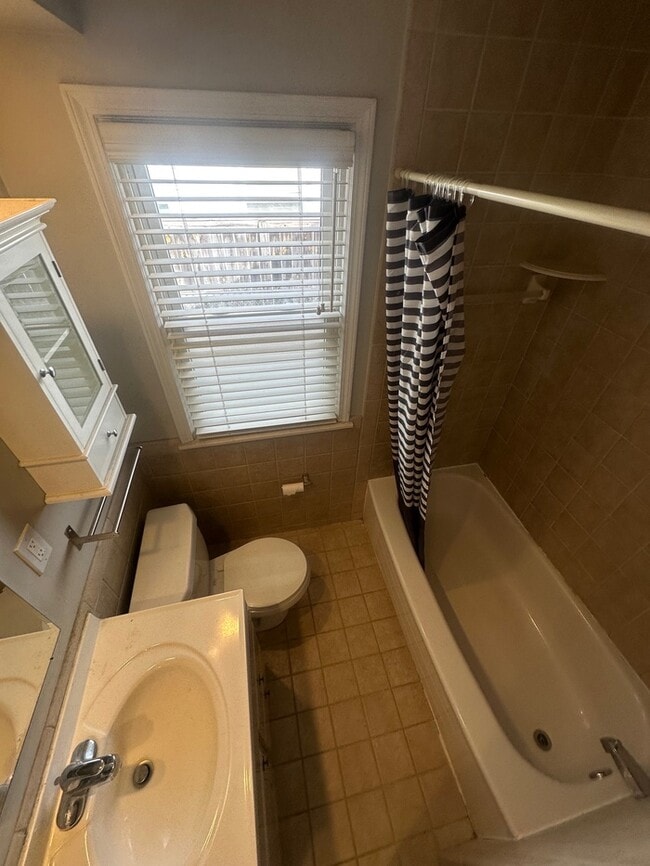 Building Photo - 3602 Ravena Ave