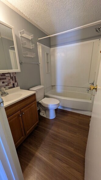 Building Photo - 2068 Annandale Ct