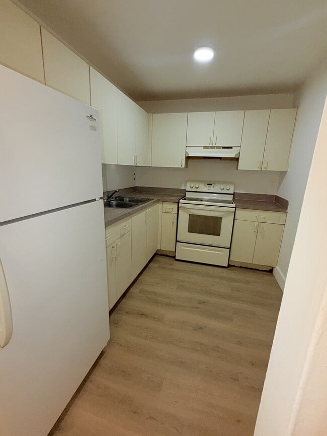 Building Photo - 5755 W 20th Ave