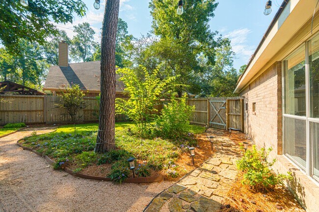 Building Photo - 6 Almond Branch Pl