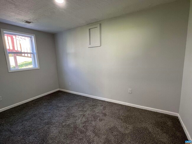 Building Photo - 1307 King St