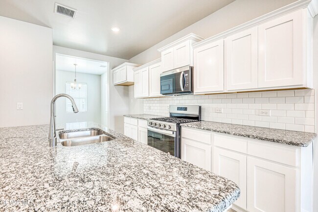 Building Photo - 916 Pettus Pl