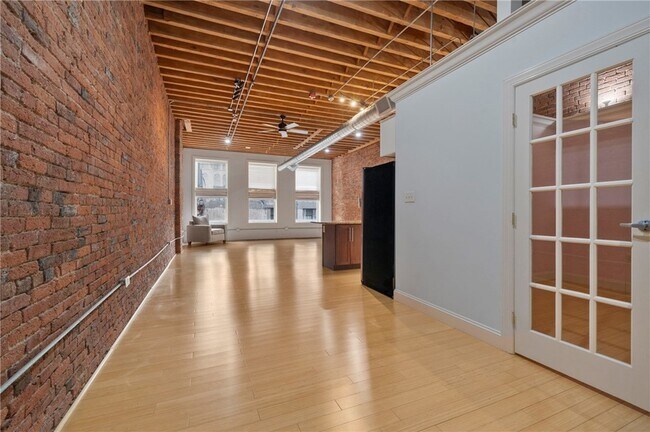 Building Photo - 951 Liberty Ave