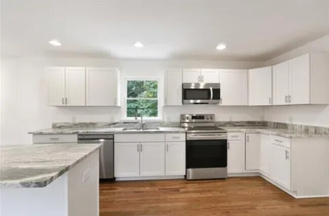 Building Photo - 2260 Pilgrim Mill Rd