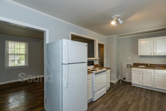 Building Photo - 321 Angier Ave