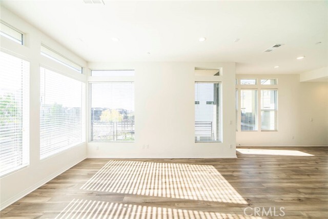 Building Photo - 209 Merit