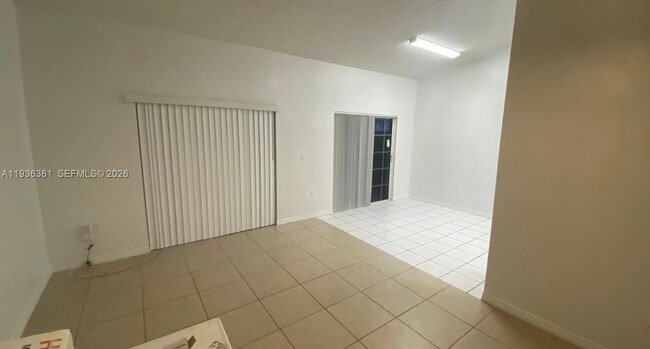 Building Photo - 21240 NE 9th Ct