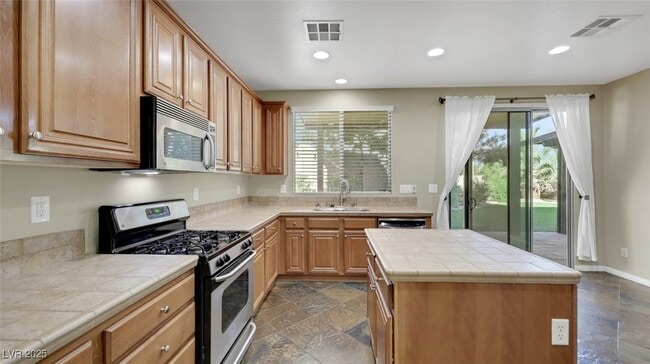 Building Photo - 9412 Teton Ridge Ave