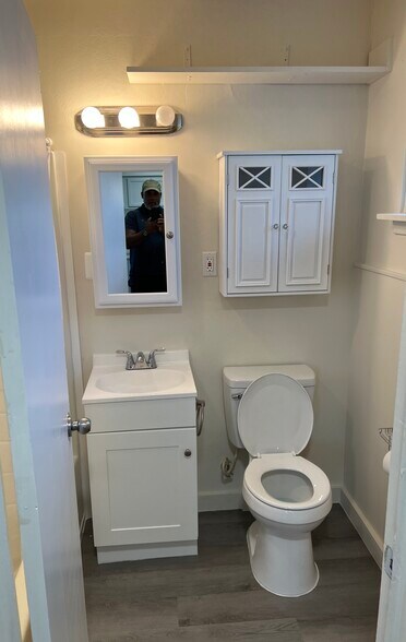 Building Photo - 49 Hill St