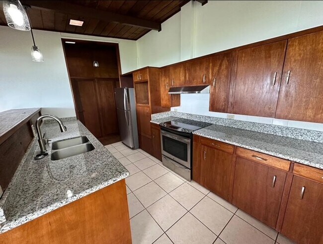 Building Photo - Ocean & Mokolua Views! Single Family Home ...