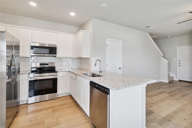 Building Photo - 525 Caymus Dr