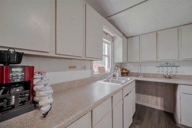 Building Photo - 2316 Green Meadows Dr