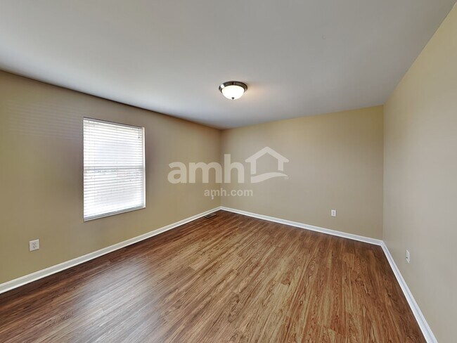 Building Photo - 10213 Waterford Ct