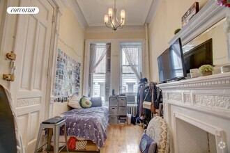 Building Photo - 130 W 73rd St