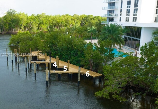 Building Photo - 16385 Biscayne Blvd