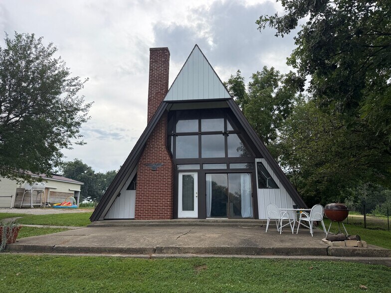 Building Photo - 558 E County Rd 1350 N