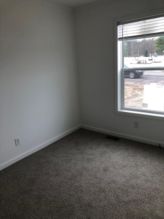 Building Photo - 69 Manchester St