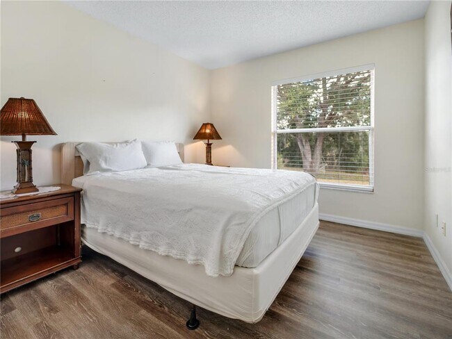 Building Photo - 15405 Margaux Dr