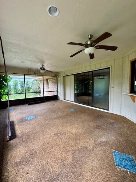 Building Photo - 156 Live Oak Ct