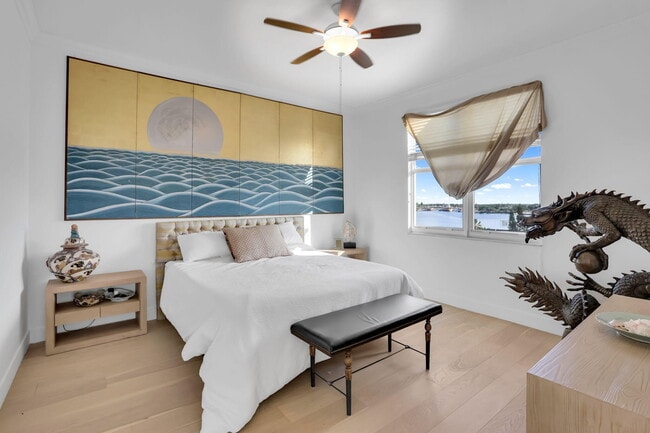 Building Photo - 806 E Windward Way