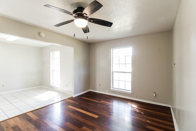 Building Photo - 20302 Fox Haven Ln