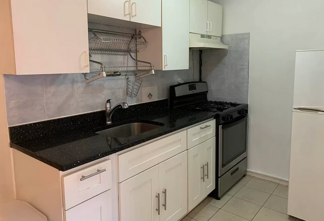 Building Photo - 24 STREET