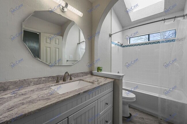 Building Photo - 5590 Spring Valley Rd