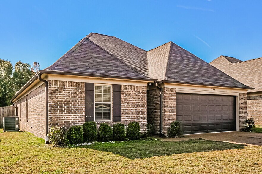 Building Photo - 9439 Darren Cir S