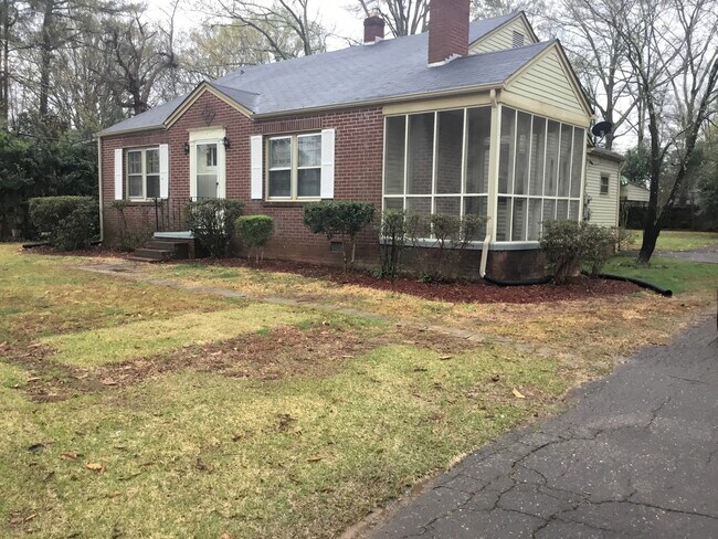 Building Photo - 1035 Candlewood Ln