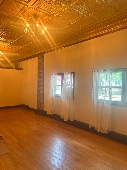 Building Photo - 2079 S 28th St