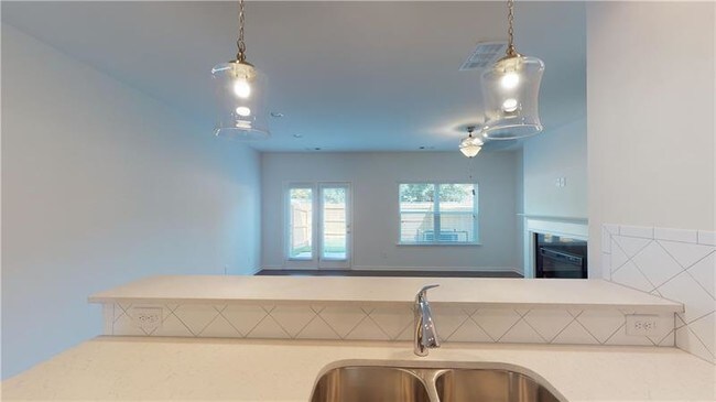 Building Photo - 4910 Longview Walk