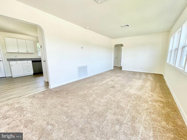 Building Photo - 1416 S Governors Ave