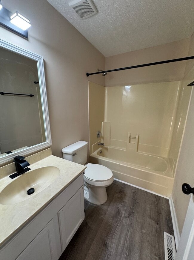 Building Photo - Move-In Ready 3 Bedroom 2 Bath Home in Antioch!