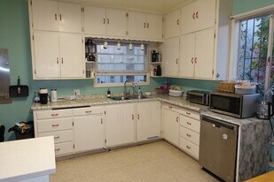 Building Photo - 2335 Blake St