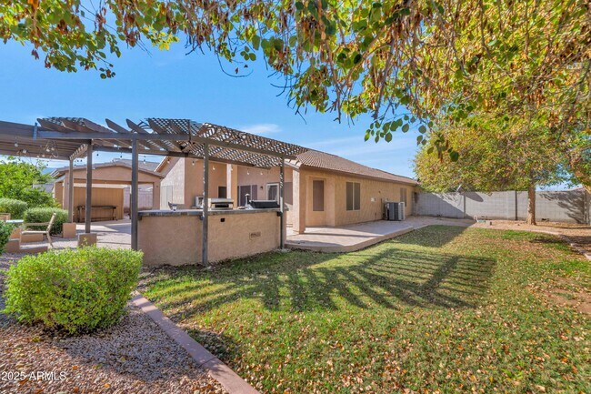 Building Photo - 7715 S 20th Dr